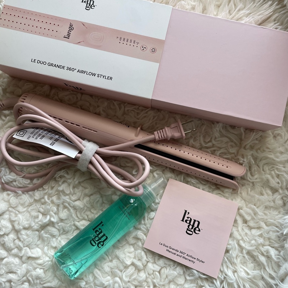 L'ange Le Duo Grande 360° Airflow Styler in Pink in box with bottle Texturizer